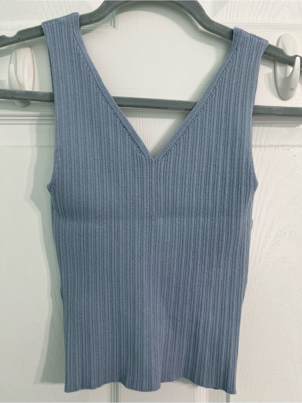 Express Ribbed V-Neck Tank Top in Dusty Blue - Picture 2 of 4
